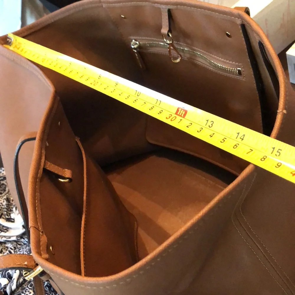 🤎Michael Kors Large carry all textured leather classic tote - Picture 12 of 14